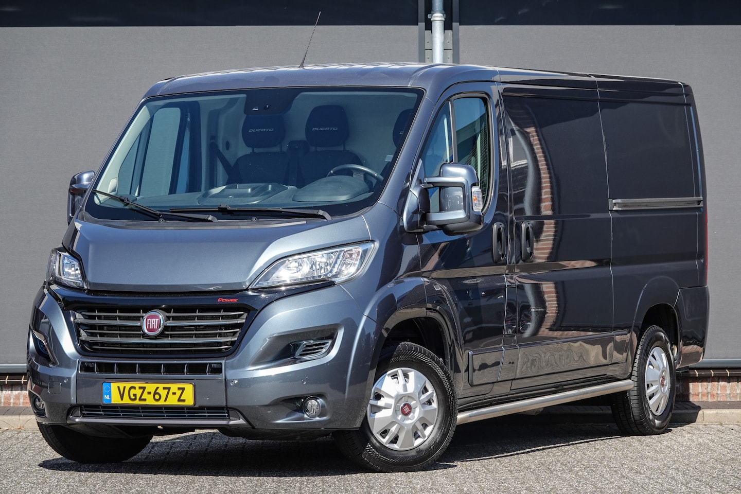 Fiat Ducato - L2H1 2.3 MultiJet 177Pk Aut. | Stoel-Bank | 2xSchuifdeur | Achteruirijcamera | Trekhaak | - AutoWereld.nl