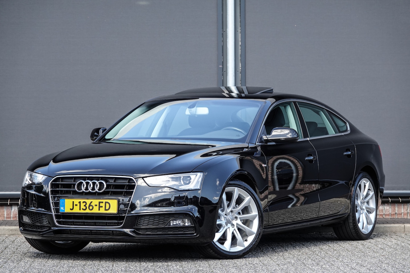 Audi A5 Sportback - 1.8Tfsi 177Pk Aut. | Sport Edition | S-Line | Schuif-hefdak | Xenon | Trekhaak | 19'' - AutoWereld.nl