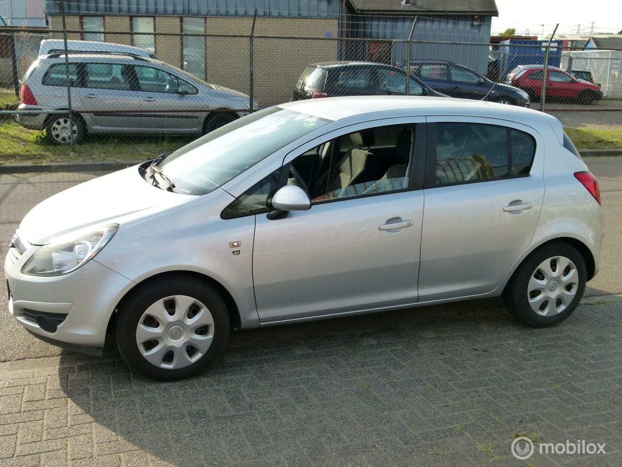 Opel Corsa - 1.2-16V '111' Edition 1.2-16V '111' Edition - AutoWereld.nl
