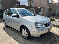 Volkswagen Polo - 1.4-16V Highline *AUTOMAAT