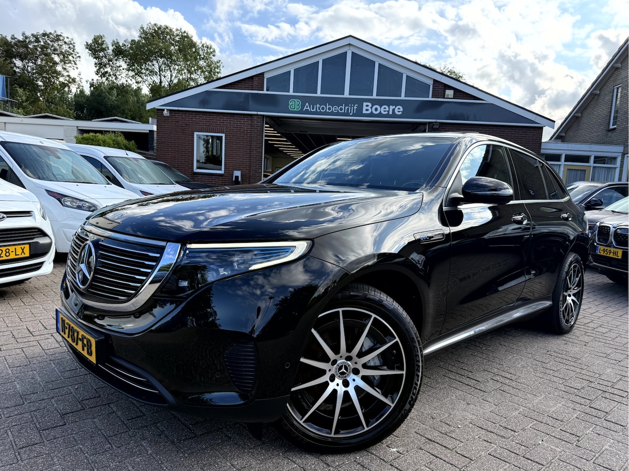 Mercedes-Benz EQC - 400 4MATIC BSolution AMG Schuif-/kanteldak, 20''Lmv, Camera - AutoWereld.nl