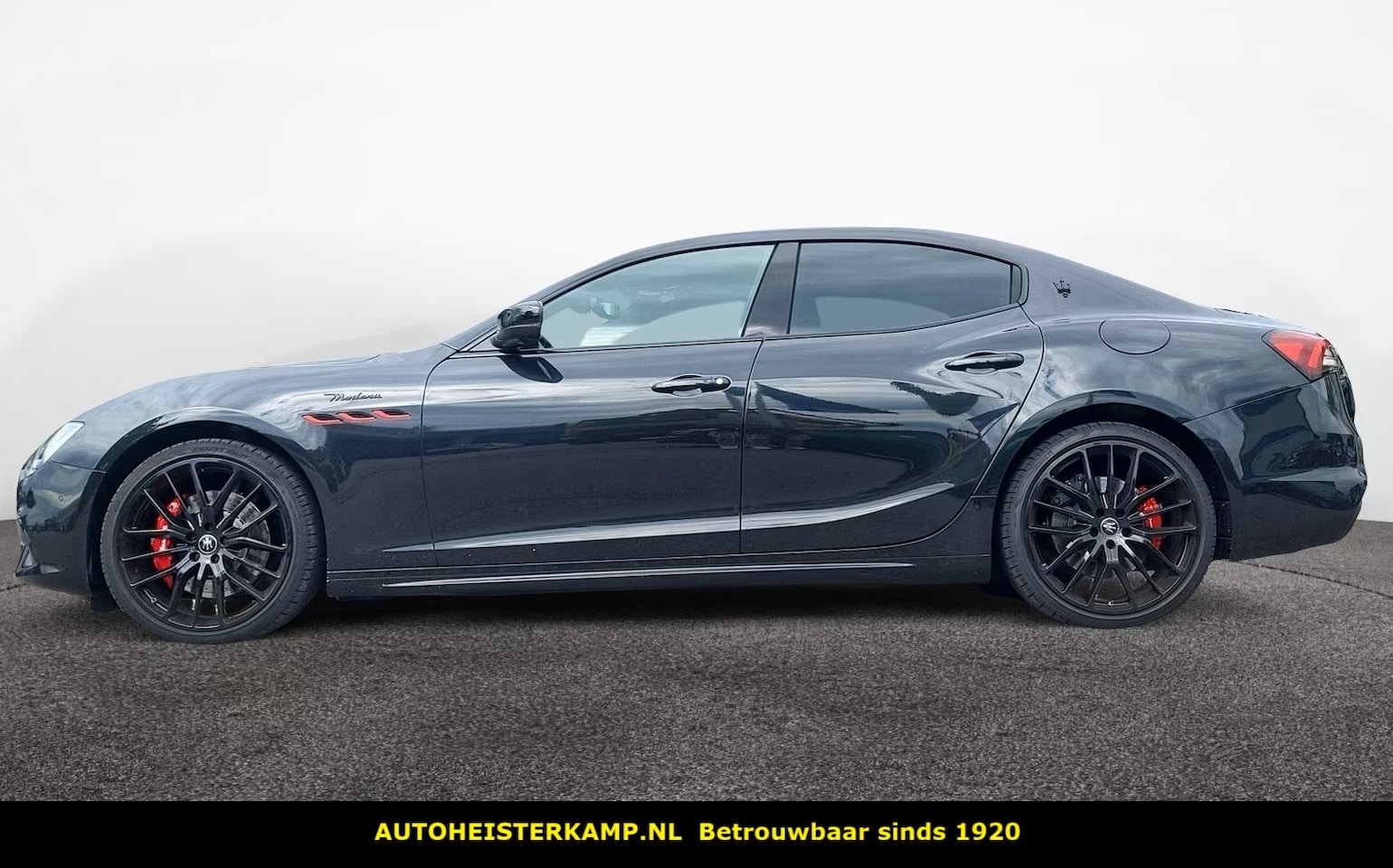 Maserati Ghibli - 3.0 V6 Modena 430 PK ACC Schuifdak Harman Kardon 360 Camera Stoelkoeling - AutoWereld.nl