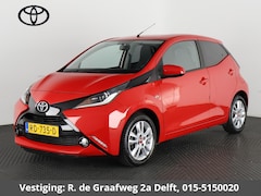 Toyota Aygo - 1.0 VVT-i X-Joy | Navigatie | Climate Control | Camera | Lichtmetalen velgen |