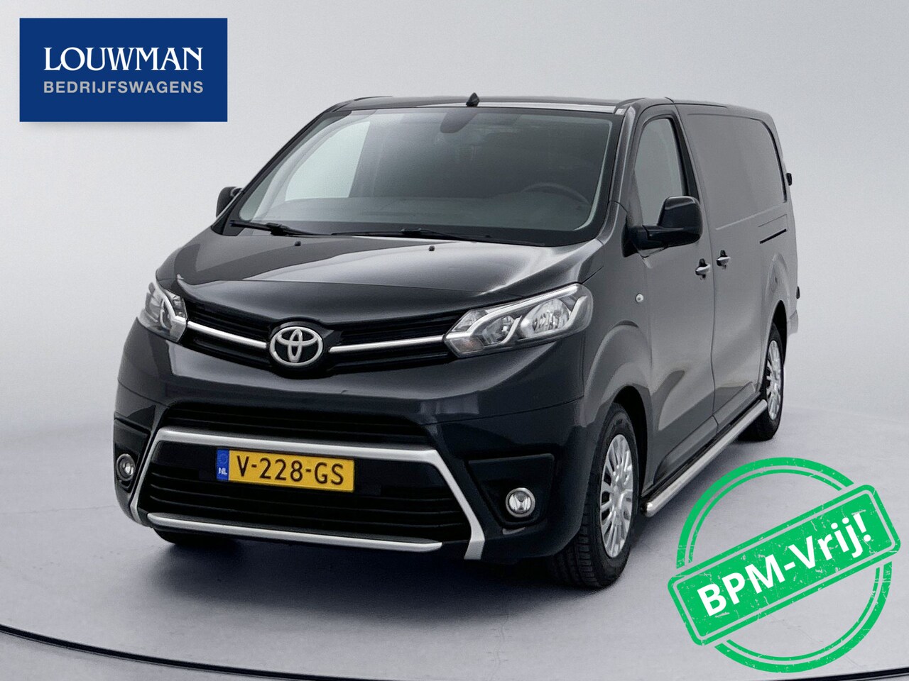 Toyota PROACE Long Worker - 2.0 D-4D Professional Dubbele Schuifdeur Trekhaak Navigatie Inrichting - AutoWereld.nl