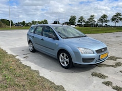Ford Focus Wagon - 1.6-16V Futura