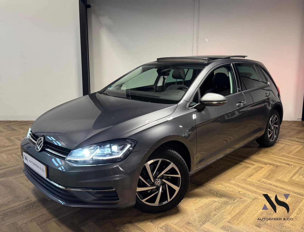 Volkswagen Golf - 1.5 TSI Highline PANO CAM PDC - AutoWereld.nl