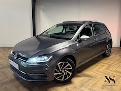 Volkswagen Golf - 1.5 TSI Highline PANO CAM PDC