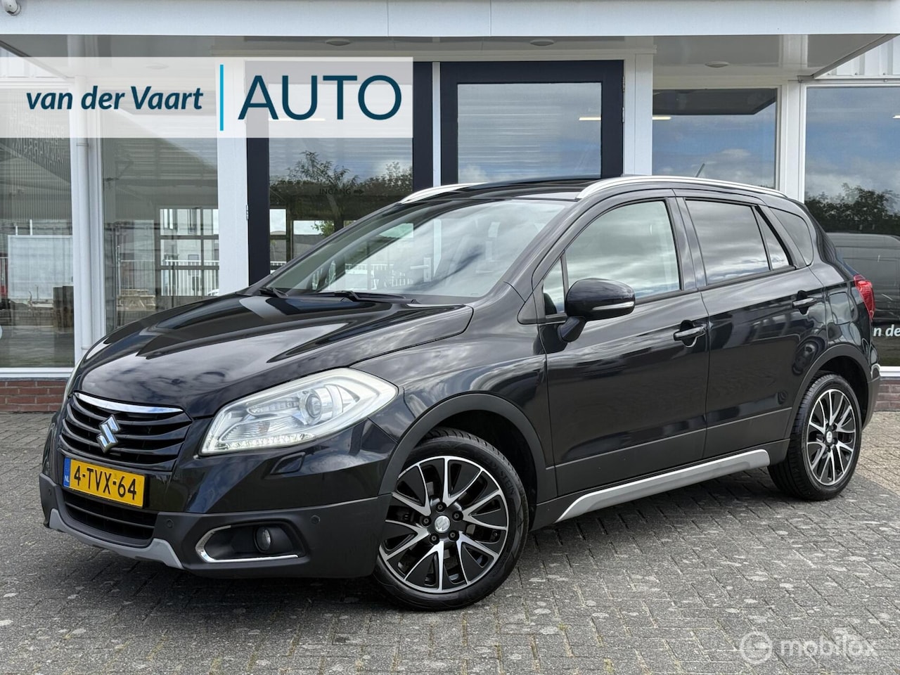 Suzuki SX4 S-Cross - 1.6 High Executive Leder / Pano / Trekhaak - AutoWereld.nl