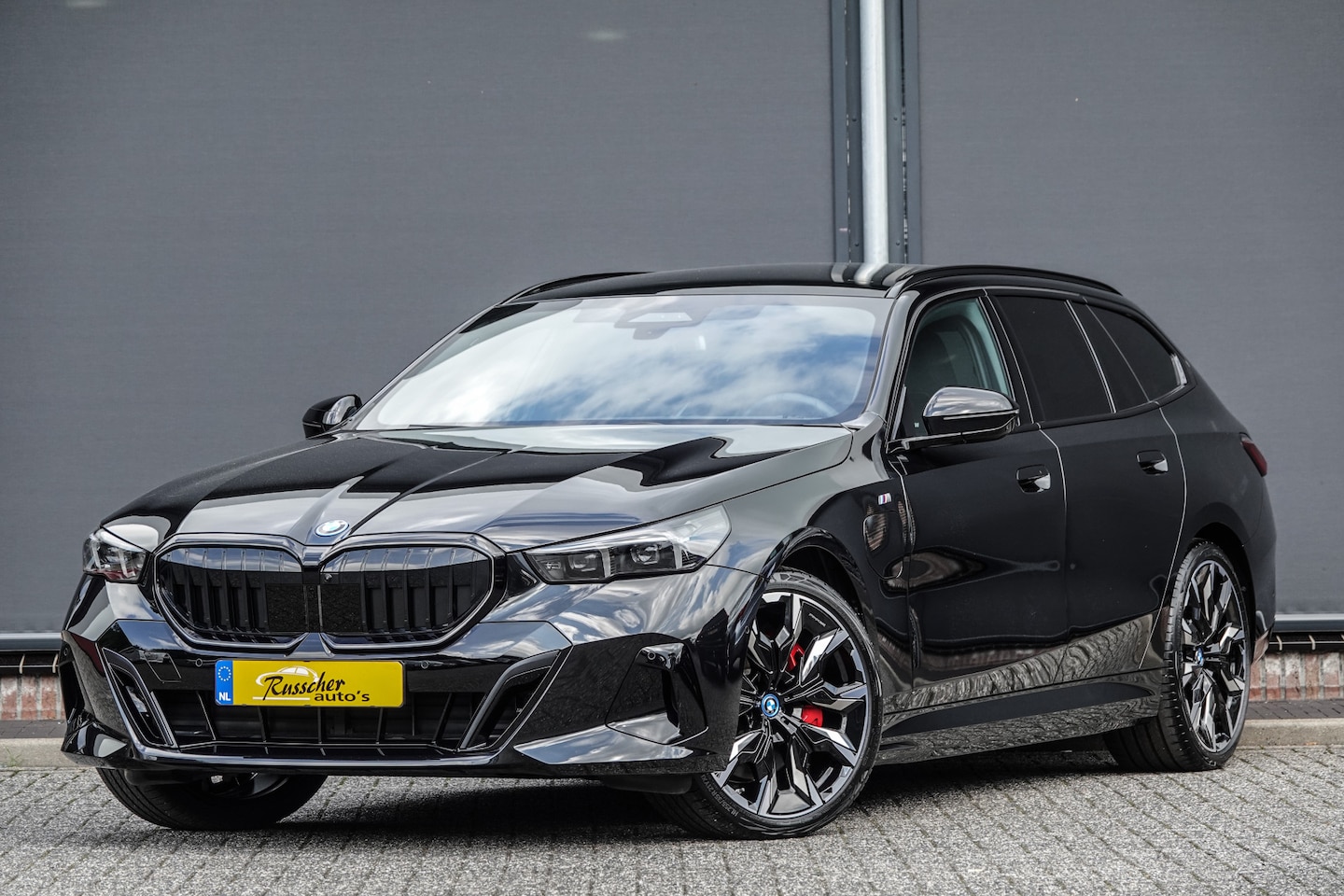 BMW 5-serie Touring - 550E 490Pk Aut. | Plug in Hybride | X-Drive | Shadowline | M-Sport | 'M' Sportstoelen | He - AutoWereld.nl