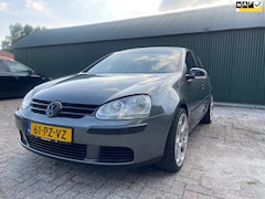 Volkswagen Golf - 1.6 FSI Trendline| Navi| Airco| Cruise control| APK