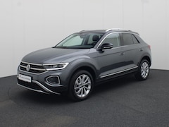 Volkswagen T-Roc - 1.5TSI/150PK Style DSG · Navigatie · Trekhaak · Massagefunctie · Garantie tot november 202