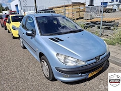 Peugeot 206 - 1.4 XT