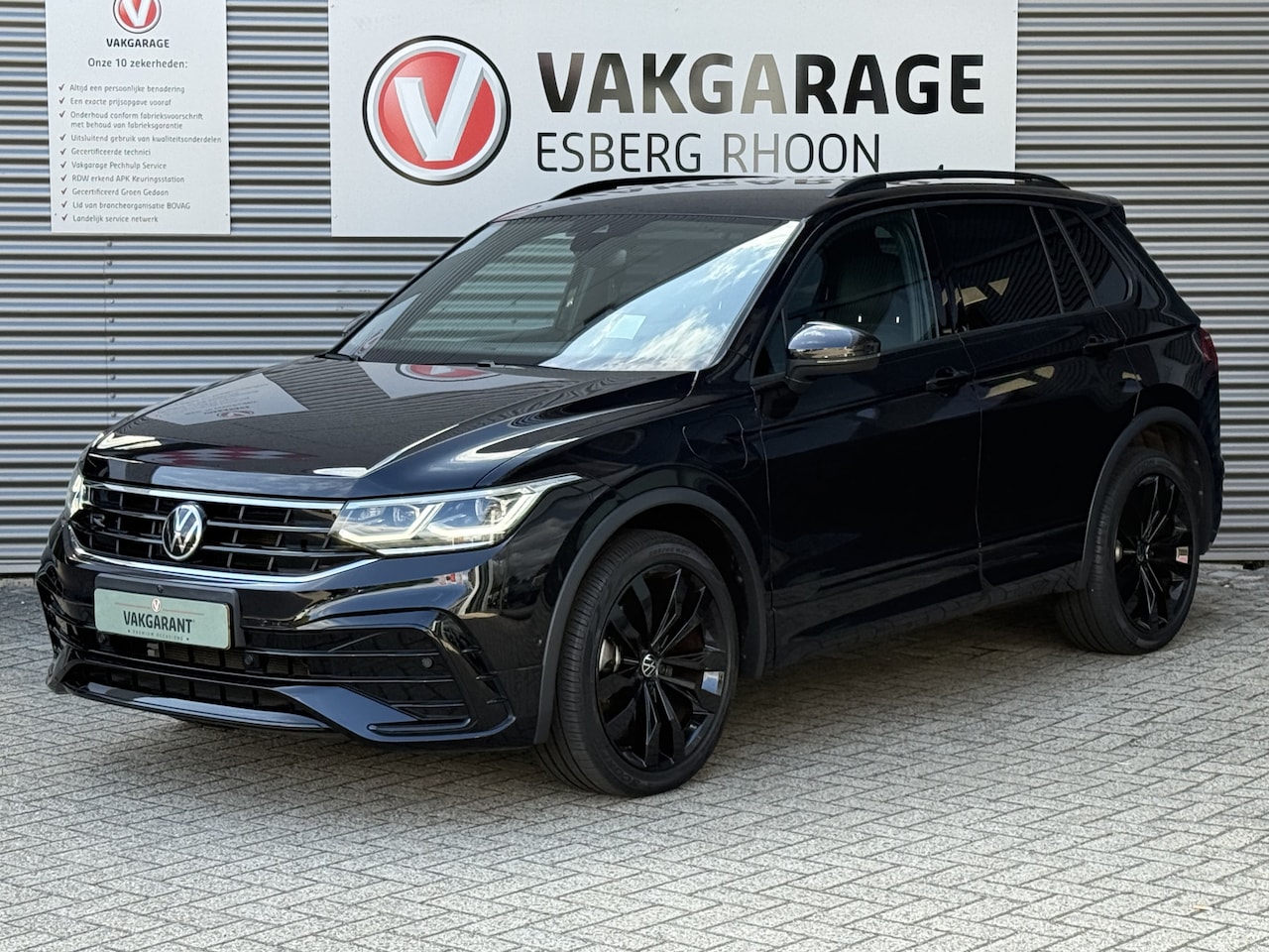 Volkswagen Tiguan - 1.4 TSI eHybrid R-Line PHEV BLACKSTYLE,LEER,IQ-LIGHT - AutoWereld.nl