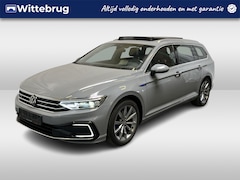 Volkswagen Passat Variant - 1.4 TSI PHEV GTE Business / AUTOMAAT/ PANO/ ALCANTARA/ ELEKTR. TREKHAAK/ HEAD-UP DISPLAY/