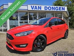 Ford Focus - 1.5 Red Edition ST-Line | NL Auto | Motor 40.000 KM | Trekhaak