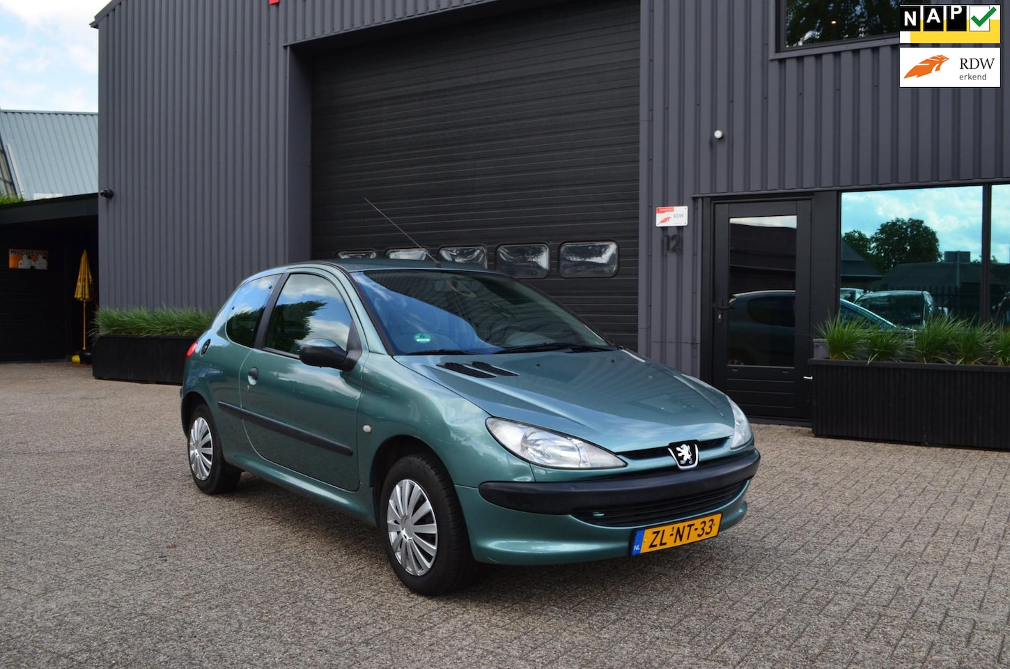 Peugeot 206 - 1.4 XT | Automaat | Nieuwe APK - AutoWereld.nl