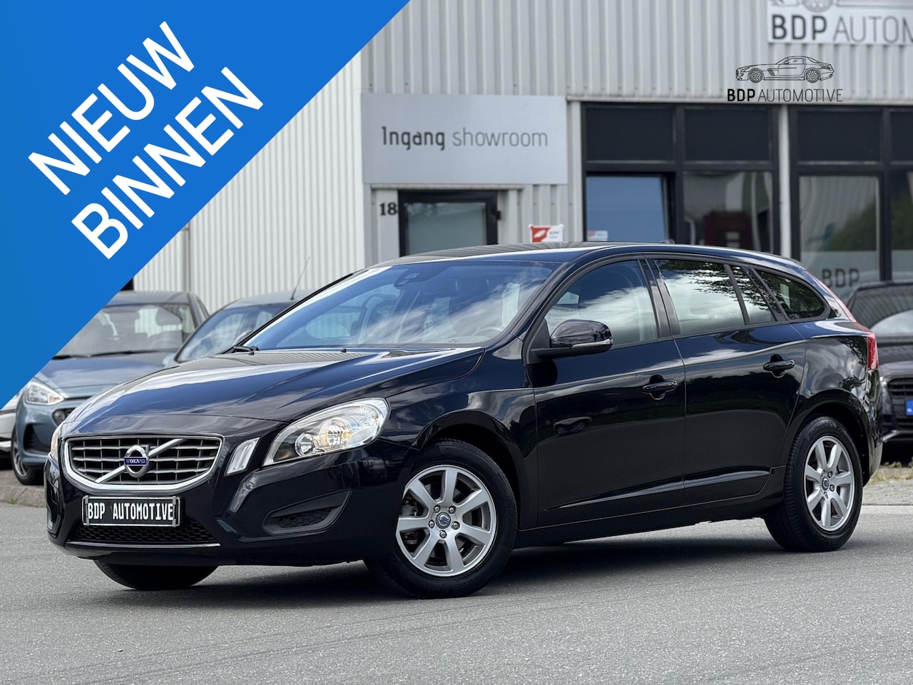 Volvo V60 - 1.6 T3 Kinetic CLIMATE CONTROLE/TREKHAAK/CRUISE CONTROLE - AutoWereld.nl