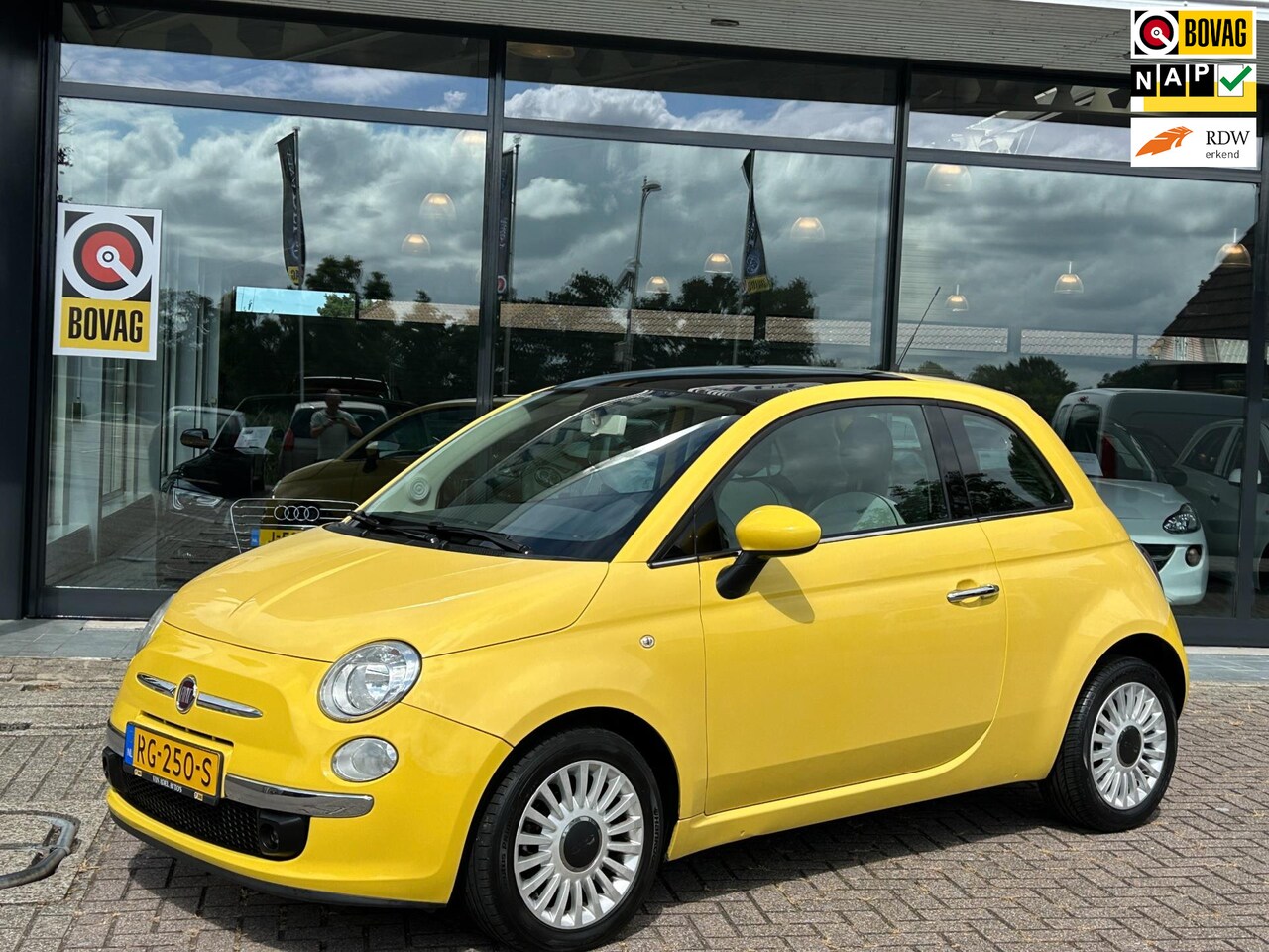 Fiat 500 - 1.2 Easy Panorama Airco LM-Velgen Bluetooth Elek.Pakket Dealeronderhouden! - AutoWereld.nl