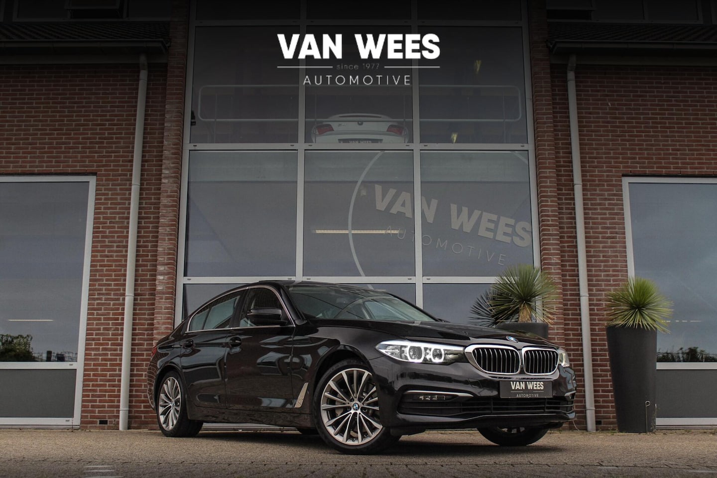 BMW 5-serie - 530e G30 High Executive | 1e eigenaar | inc BTW | Dakraam | 360camera | DAB | Carplay | 19 - AutoWereld.nl