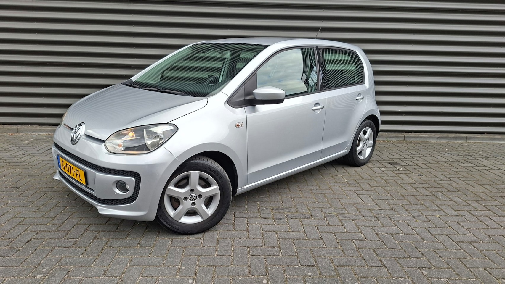 Volkswagen Up! - 1.0 groove up! BlueMotion 1.0 groove up! BlueMotion - AutoWereld.nl