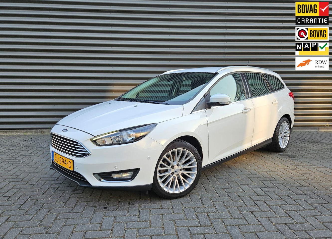 Ford Focus Wagon - 1.0 Titanium 1.0 Titanium - AutoWereld.nl