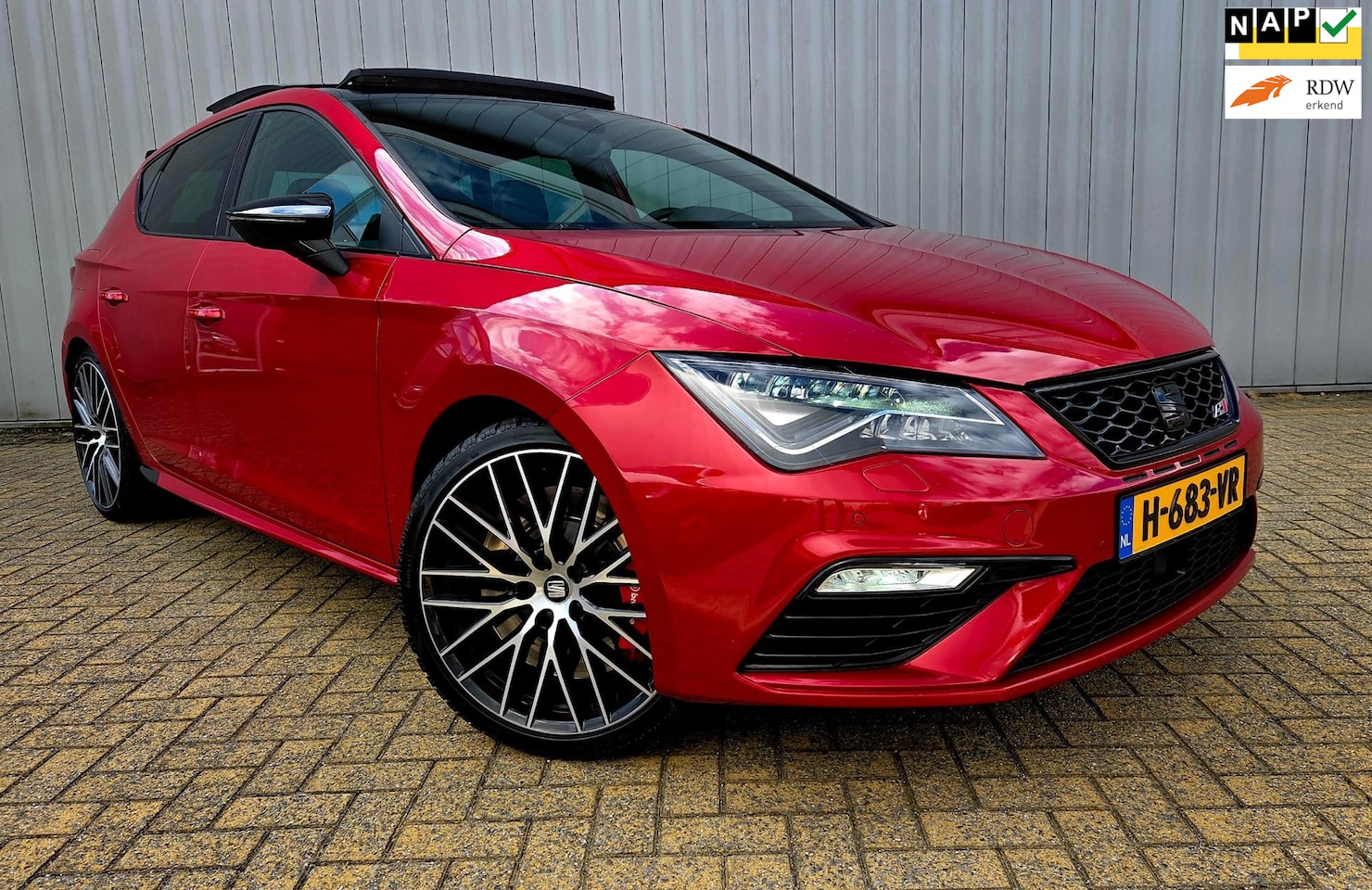 SEAT Leon ST - 2.0 TSI CUPRA 300 .Performance Brembo.Pano.Keyless - AutoWereld.nl