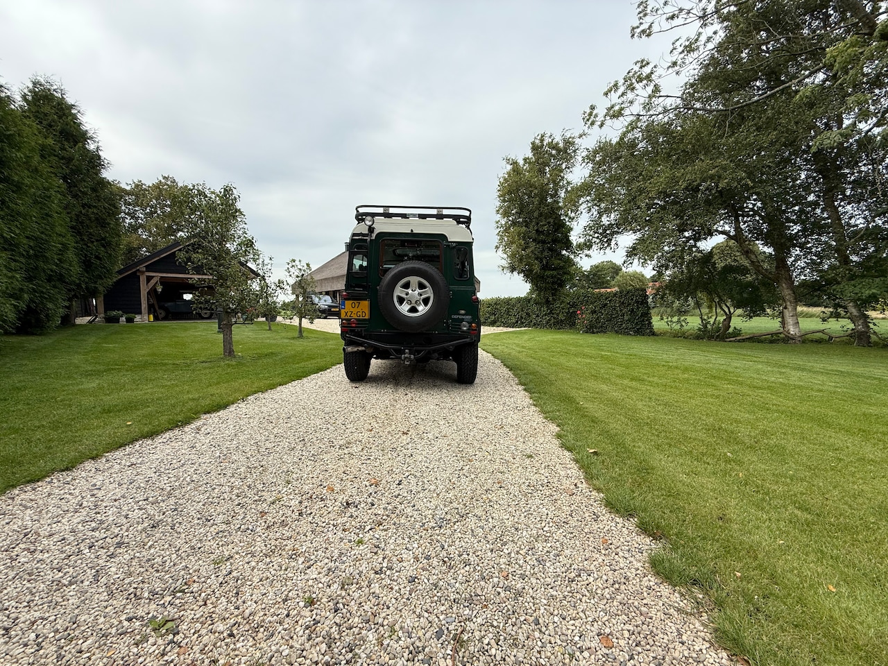Land Rover Defender - 2.5 TD5 90 SW SE Airco NL auto eerste eigenaar