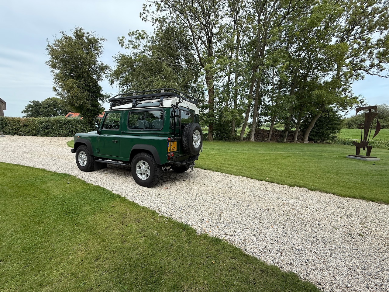 Land Rover Defender - 2.5 TD5 90 SW SE Airco NL auto eerste eigenaar