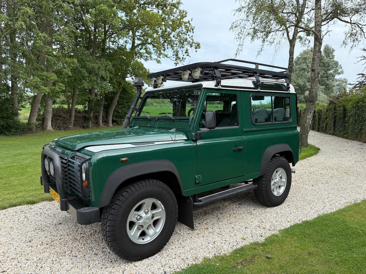 Land Rover Defender - 2.5 TD5 90 SW SE Airco NL auto eerste eigenaar