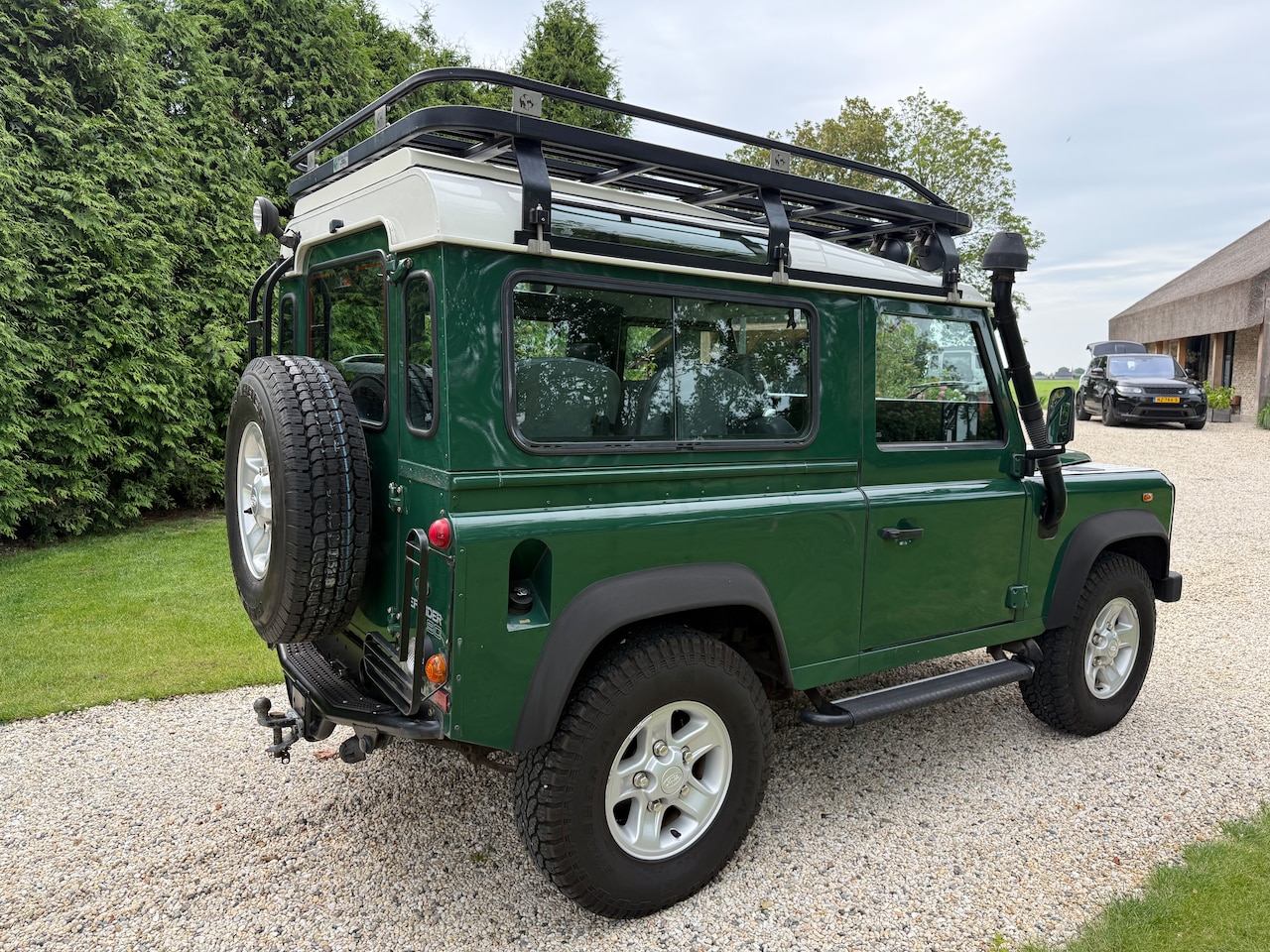 Land Rover Defender - 2.5 TD5 90 SW SE Airco NL auto eerste eigenaar