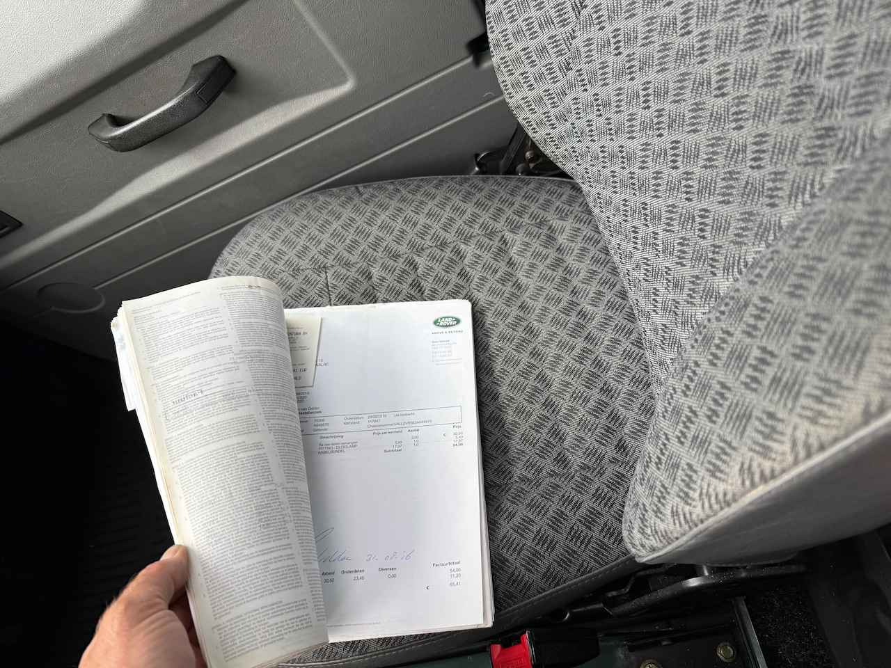 Land Rover Defender - 2.5 TD5 90 SW SE Airco NL auto eerste eigenaar