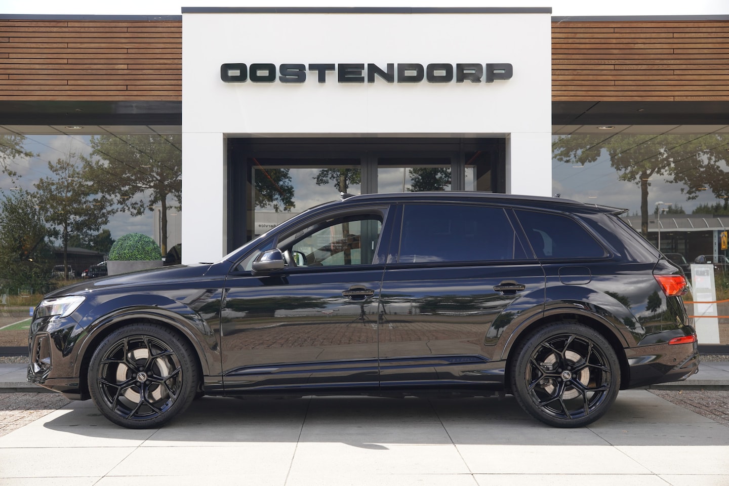 Audi Q7 - 55TFSIe/395pk Quattro S-Line Blackstyle|2024|Panoramadak|Trekhaak|Luchtvering|21"Blackstyl - AutoWereld.nl