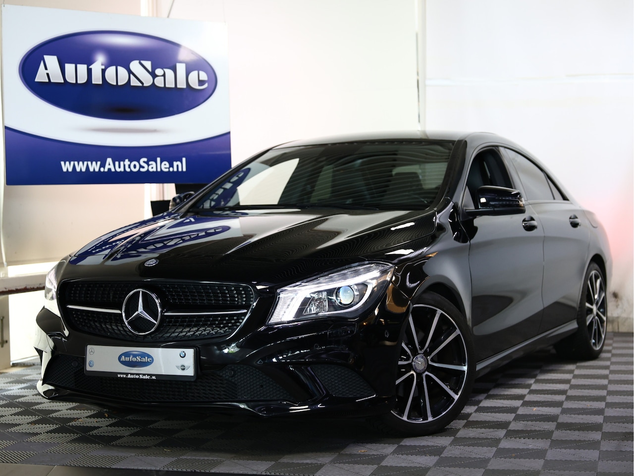 Mercedes-Benz CLA-Klasse - 180 Ambition AUT H/K NAVI LEDER XENON CRUISE '15 - AutoWereld.nl