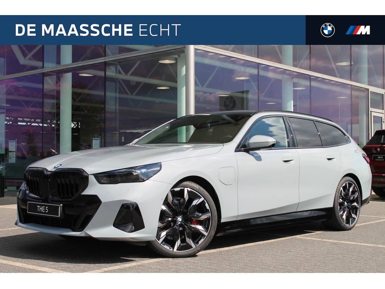 BMW 5-serie Touring - 530e M Sport Automaat / Panoramadak / Trekhaak / Bowers & Wilkins / M Multifunctionele Sto - AutoWereld.nl
