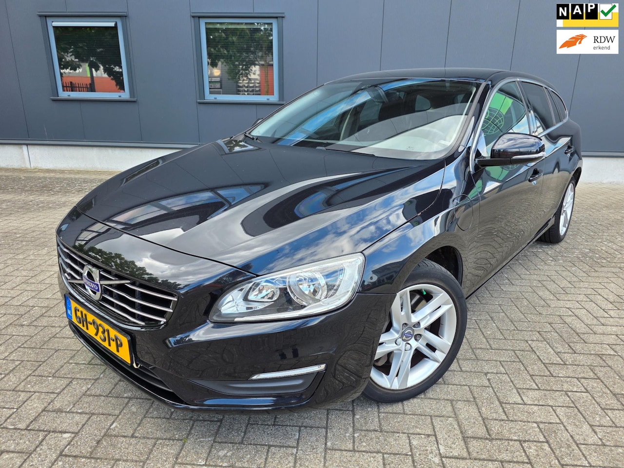 Volvo V60 - 1.5 T3 Momentum 1.5 T3 Momentum, nieuwe Airco! - AutoWereld.nl