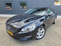 Volvo V60 - 2.4 D6 Twin Engine Momentum, nieuwe AIRCO