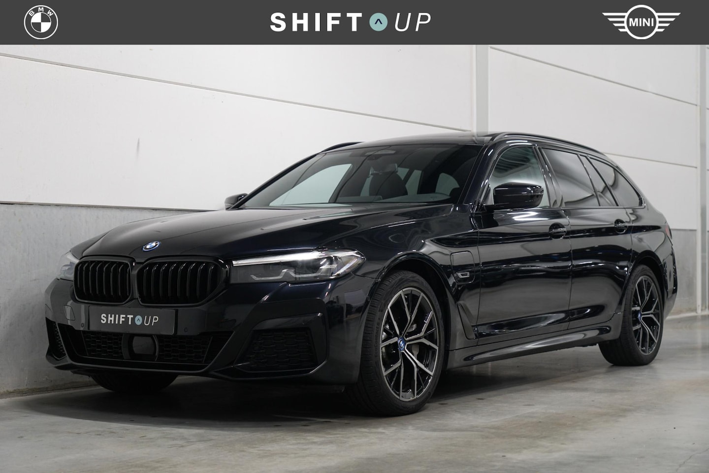 BMW 5-serie Touring - 530e xDrive M-Sport | Panoramadak | Premium Selection Garantie - AutoWereld.nl