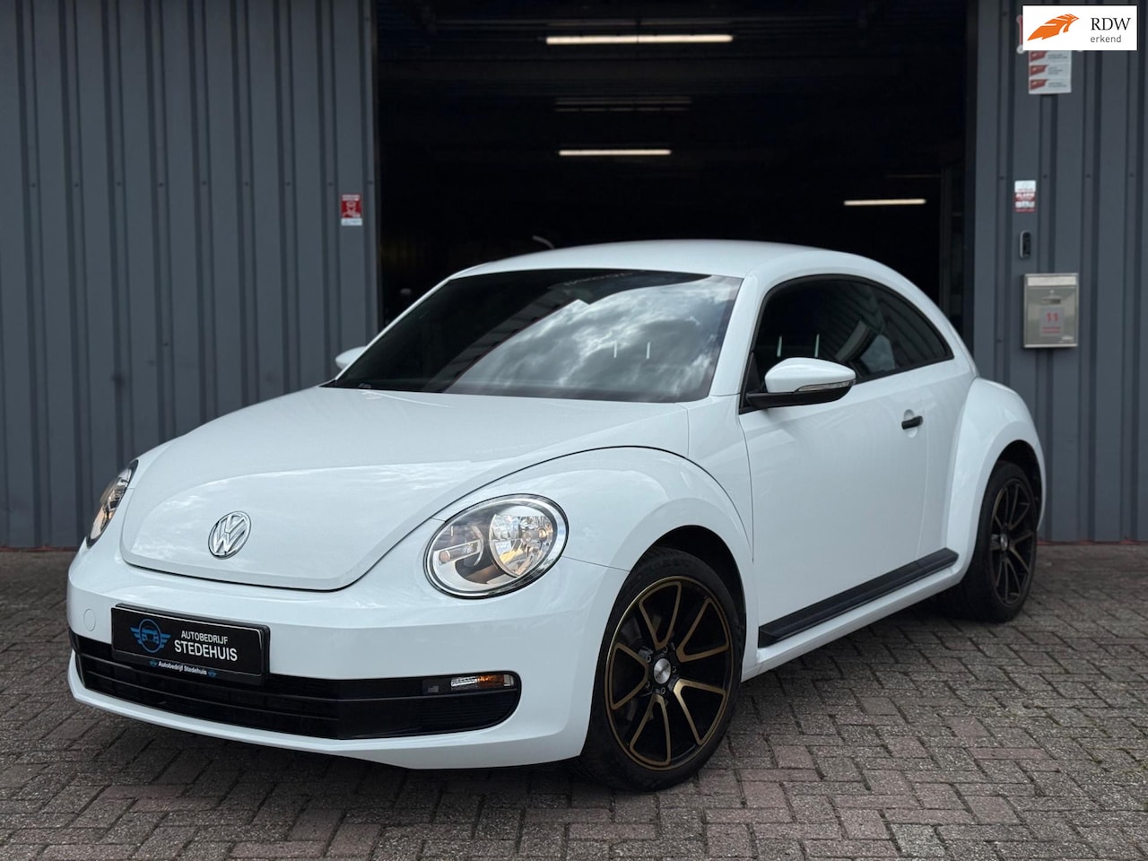 Volkswagen Beetle - 1.2 TSI Design BlueMotion CarPlay | Airco | Nw APK - AutoWereld.nl