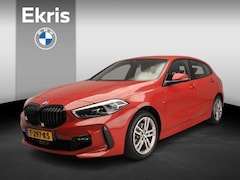 BMW 1-serie - 5-deurs 118i | M-Sportpakket | LED | Navigatie | Sportstoelen | Shadow line | DAB | Alu 17