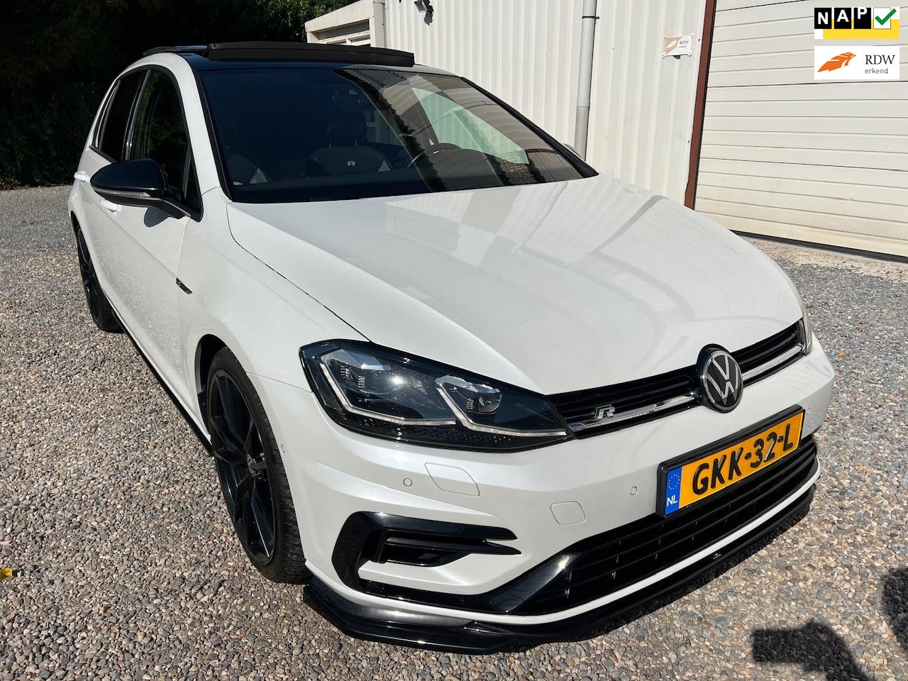 Volkswagen Golf - 2.0 TSI 4Motion R 7.5 300pk LEER.PANORAMADAK.VIRTUAL! - AutoWereld.nl