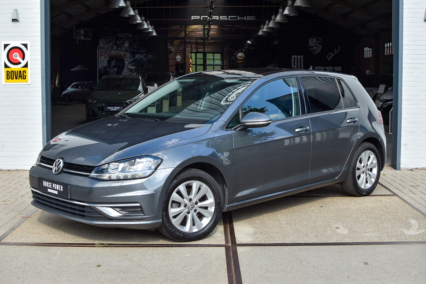 Volkswagen Golf - 1.0 TSI Comfortline *Pano | Digital Dash | LED | Blindspot | ACC | Navi | Stoelverwarming - AutoWereld.nl