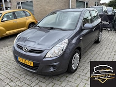 Hyundai i20 - 1.2i i-Drive boekjes erbij airco, 5drs