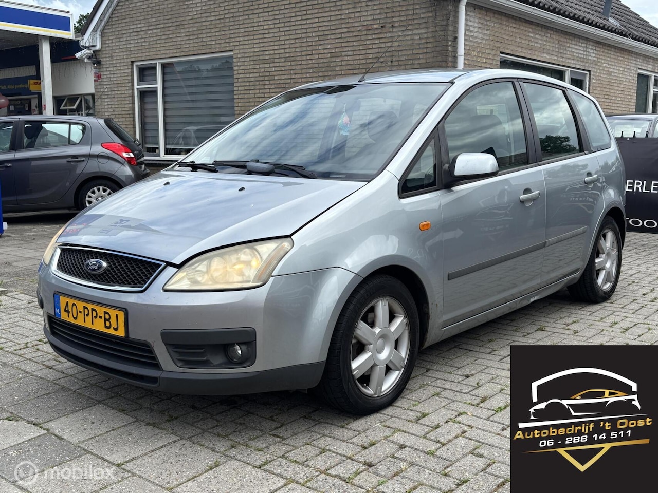 Ford Focus C-Max - 1.6-16V Futura AIRCO, TREKHAAK, LM, NW APK - AutoWereld.nl
