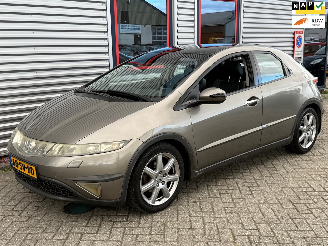 Honda Civic - 1.8 Executive Leder Automaat Panoramadak - AutoWereld.nl