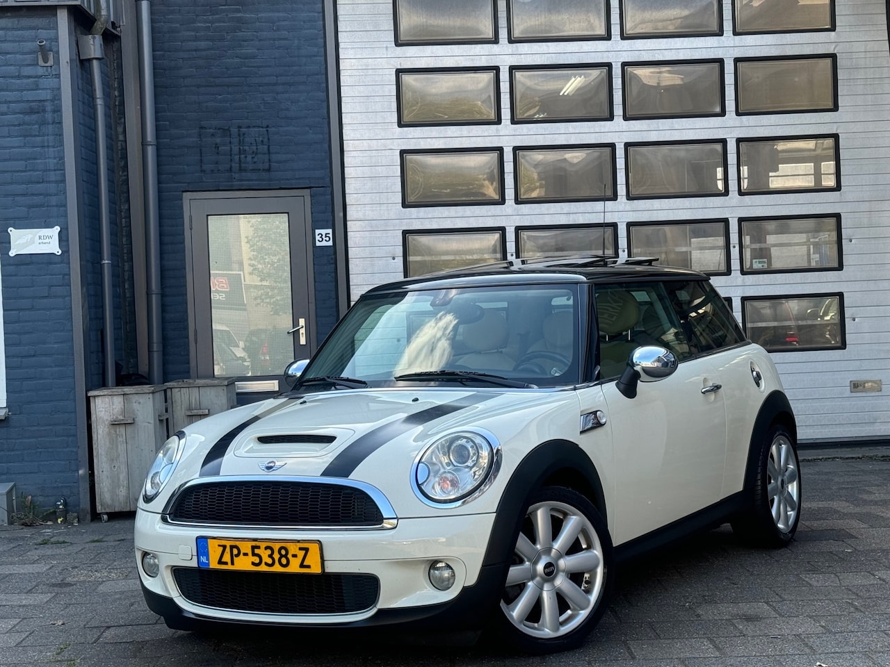 MINI Cooper S - Mini 1.6 | Clima | Cruise | Pano | PDC - AutoWereld.nl