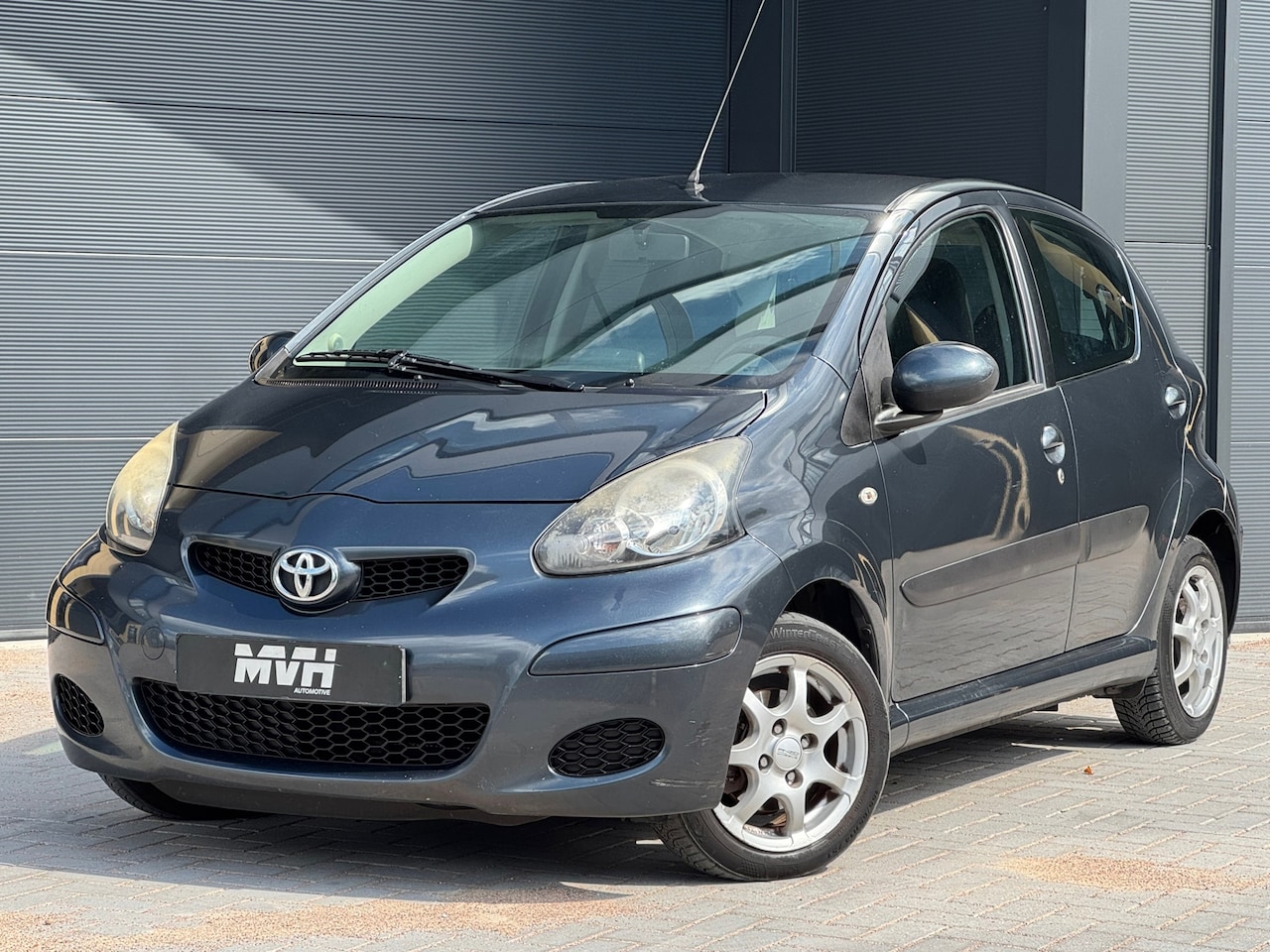 Toyota Aygo - 1.0-12V Comfort Navigator - Airco - Navi - 5Drs - 14'' - OrigNL - NAP - AutoWereld.nl