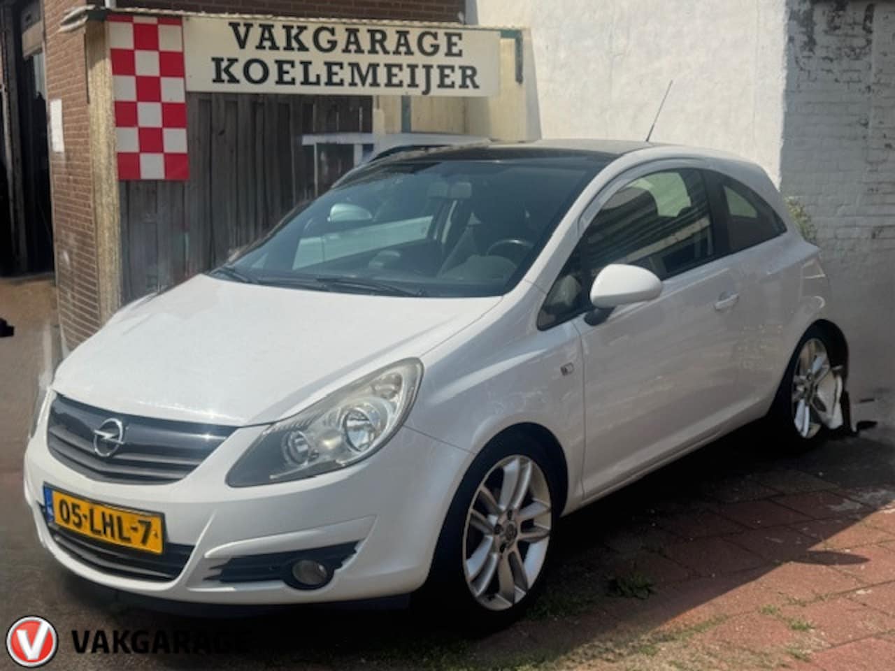 Opel Corsa - 1.4-16V Color Edit. - AutoWereld.nl