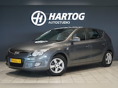 Hyundai i30 - 1.6i Blue Dynamic + CLIMATE CONTROL / AFN. TREKHAAK