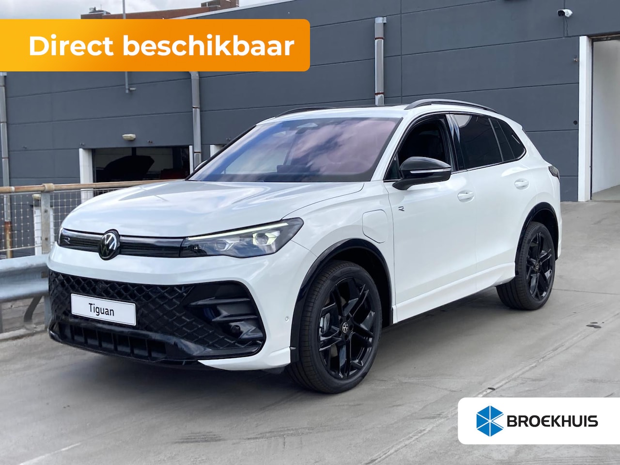 Volkswagen Tiguan - R-Line Edition - eHybrid | 'App-Connect' draadloze smartphone integratie | Automatische af - AutoWereld.nl