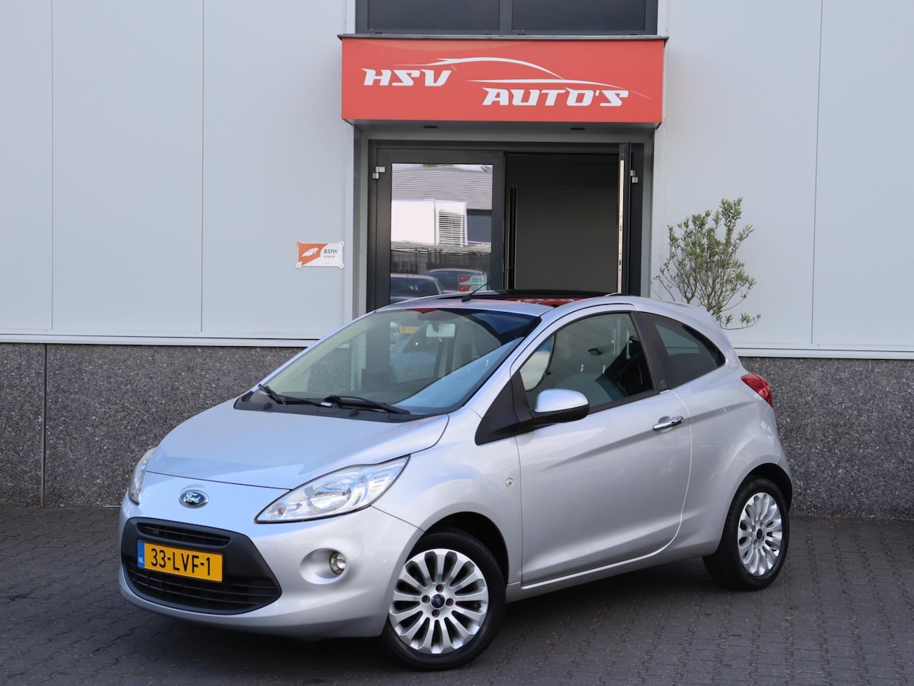 Ford Ka - 1.2 Titanium X airco PANODAK org NL - AutoWereld.nl